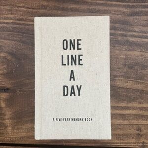 Canvas One Line a Day: A Five-Year Memory Book Yearly Memory Journal/Diary